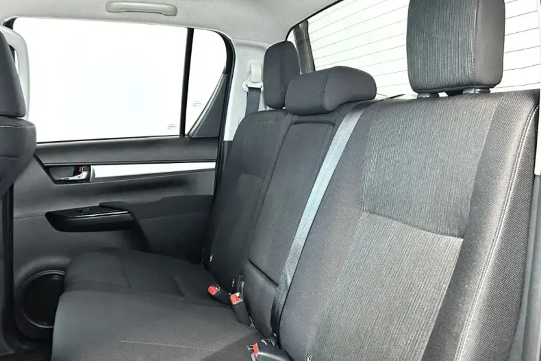 Toyota Hilux din 2024 cu 20.000 km - oferta TOY176537 - foto 20