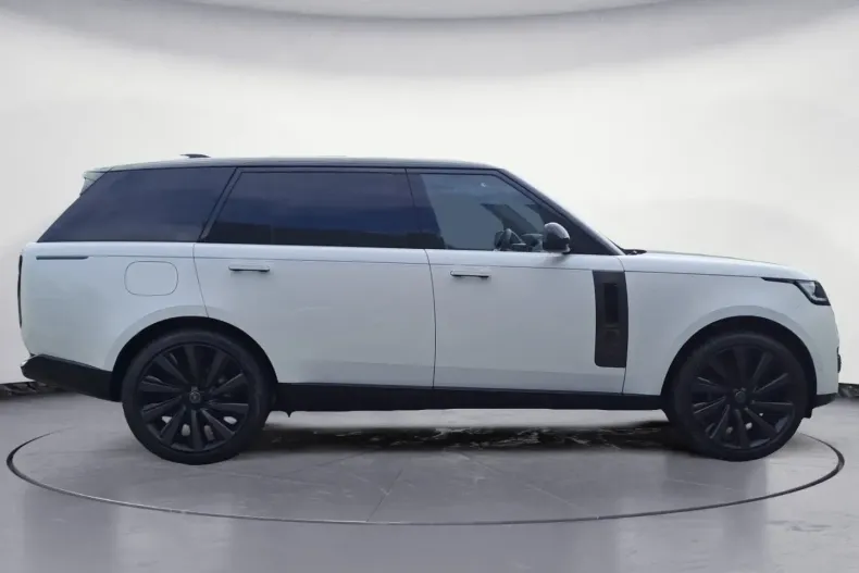 Land Rover Range Rover din 2024 cu 13.900 km - oferta LAN176547 - foto 6