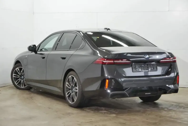 BMW 530 din 2024 cu 6.153 km - oferta BMW176556 - foto 4