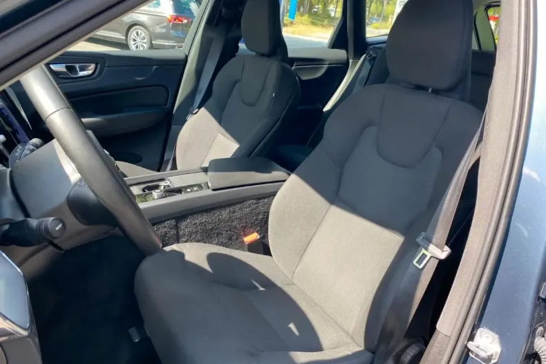 Volvo XC60 din 2022 cu 73.250 km - oferta VOL176571 - foto 8