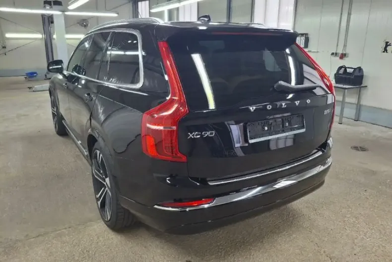 Volvo XC90 din 2023 cu 82.629 km - oferta VOL176575 - foto 4