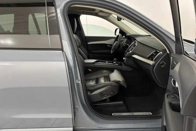 Volvo XC90 din 2022 cu 99.196 km - oferta VOL176577 - foto 4