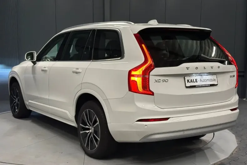Volvo XC90 din 2022 cu 82.650 km - oferta VOL176579 - foto 2