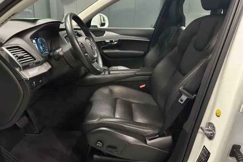 Volvo XC90 din 2022 cu 82.650 km - oferta VOL176579 - foto 10