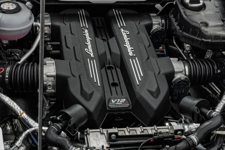 Lamborghini Revuelto din 2024 cu 9.100 km - oferta LAM176636 - foto 24