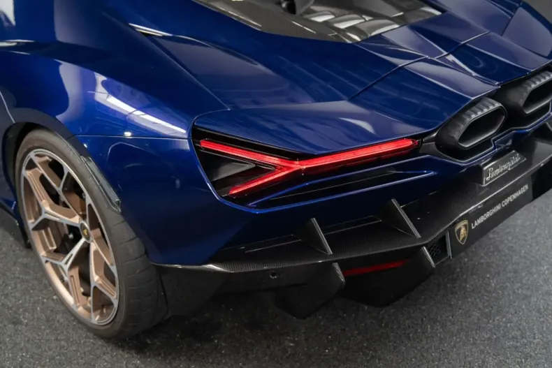 Lamborghini Revuelto din 2024 cu 3.000 km - oferta LAM176639 - foto 9