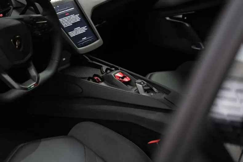 Lamborghini Revuelto din 2024 cu 3.000 km - oferta LAM176639 - foto 13