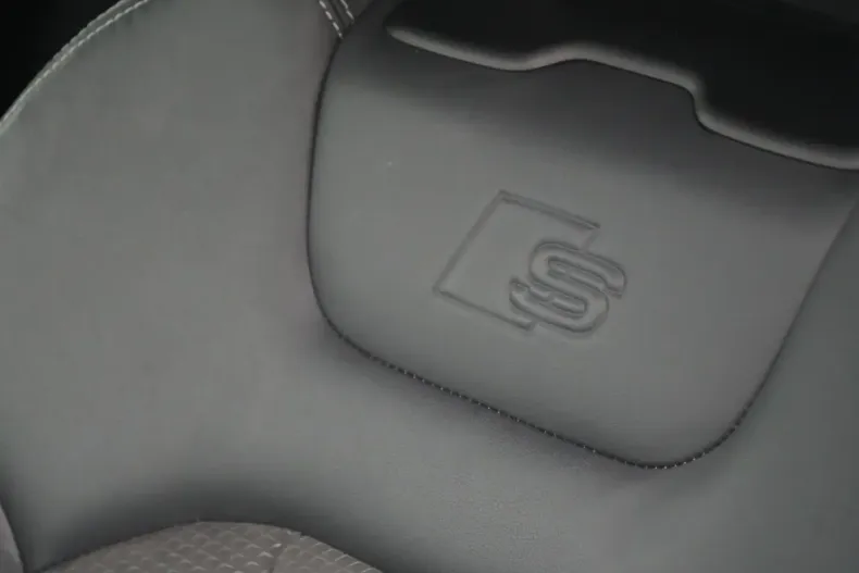 Audi Q8 din 2021 cu 42.231 km - oferta AUD176648 - foto 12