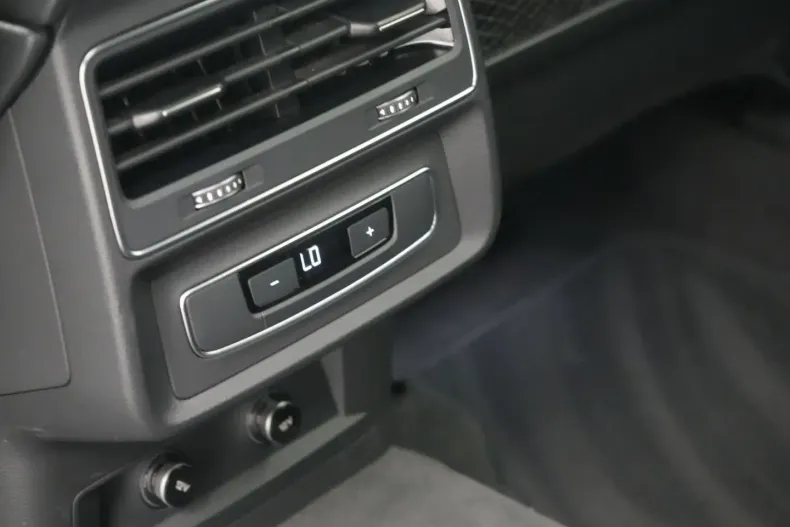 Audi Q8 din 2021 cu 42.231 km - oferta AUD176648 - foto 14