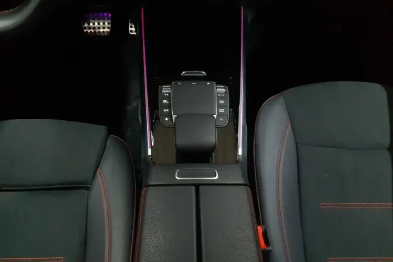 Mercedes-Benz GLB 200 din 2023 cu 69.274 km - oferta MER176682 - foto 7