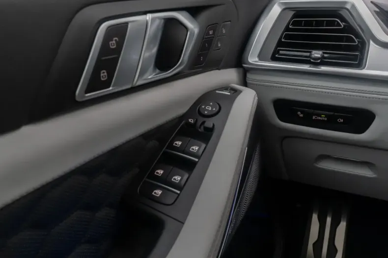 BMW X5 M din 2025 cu 5.987 km - oferta BMW176691 - foto 35