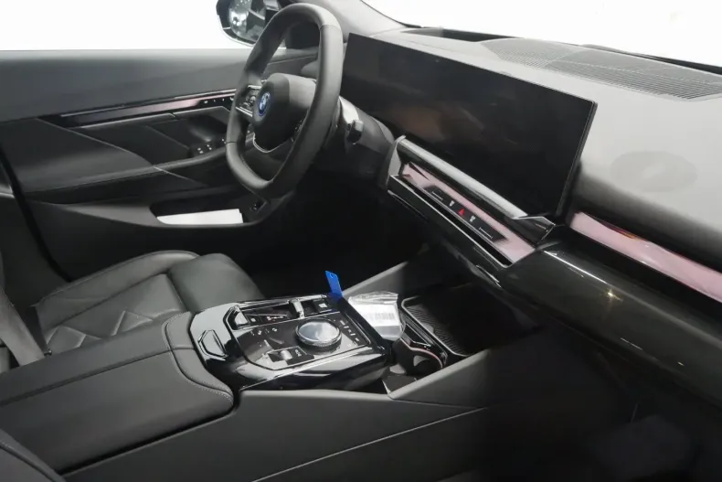 BMW 550 din 2024 cu 19.150 km - oferta BMW176694 - foto 3