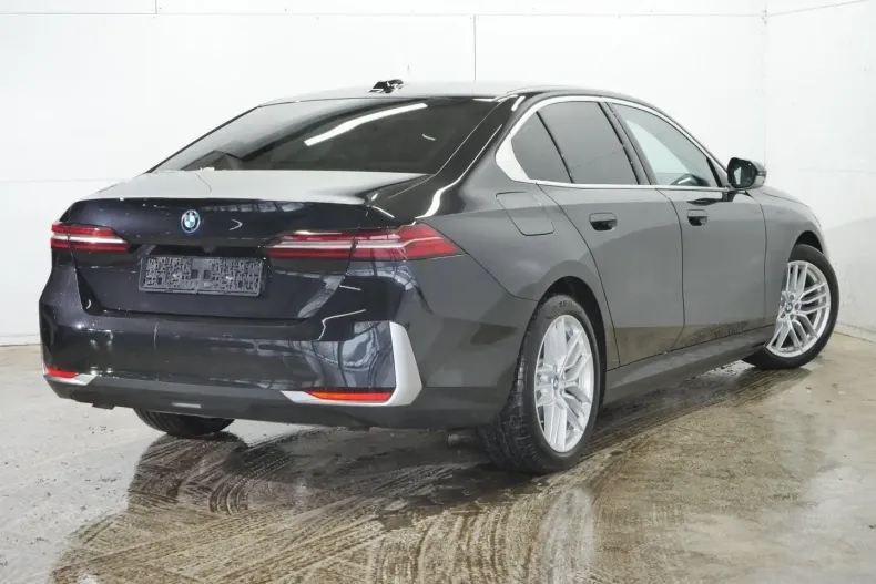 BMW 550 din 2024 cu 19.150 km - oferta BMW176694 - foto 9