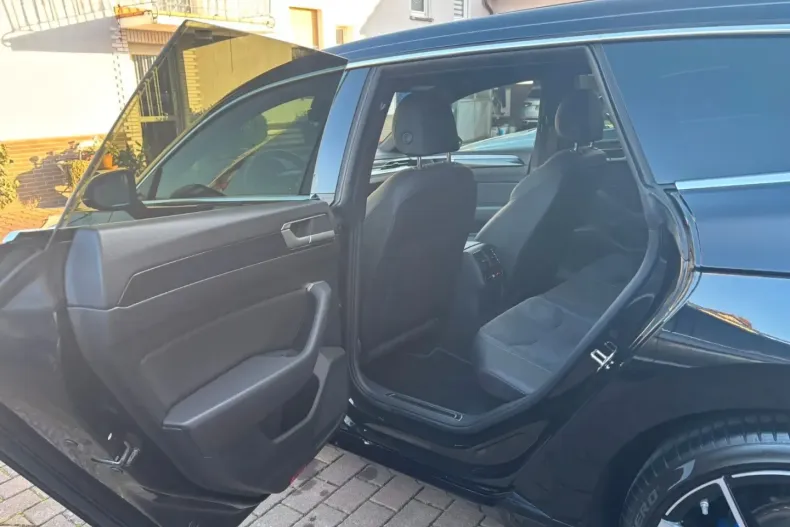 Volkswagen Arteon din 2022 cu 38.022 km - oferta VOL176695 - foto 31