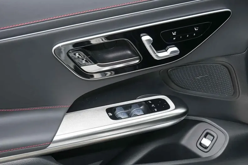 Mercedes-Benz CLE 53 AMG din 2025 cu 14.870 km - oferta MER176734 - foto 8