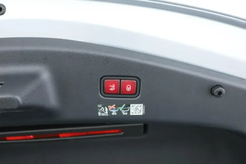 Mercedes-Benz CLE 300 din 2025 cu 14.700 km - oferta MER176740 - foto 25