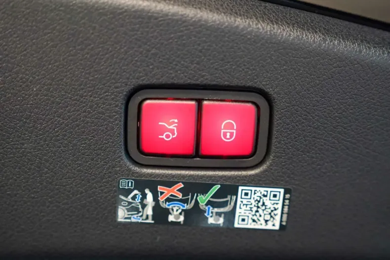 Mercedes-Benz CLE 450 din 2024 cu 6.605 km - oferta MER176747 - foto 8