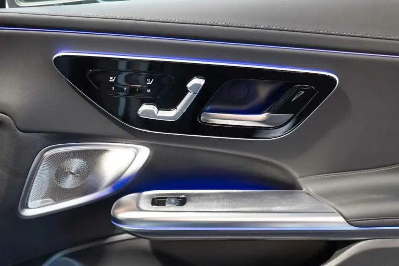 Mercedes-Benz CLE 450 din 2024 cu 6.605 km - oferta MER176747 - foto 14