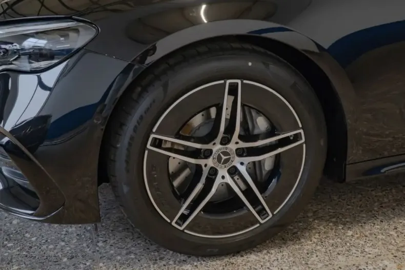 Mercedes-Benz E 200 din 2025 cu 4.628 km - oferta MER176752 - foto 3