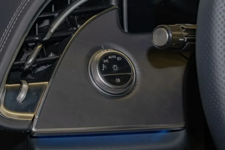 Mercedes-Benz E 200 din 2025 cu 4.628 km - oferta MER176752 - foto 12