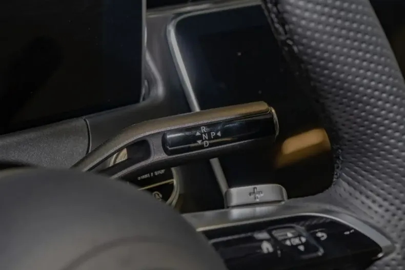 Mercedes-Benz E 200 din 2025 cu 4.628 km - oferta MER176752 - foto 13