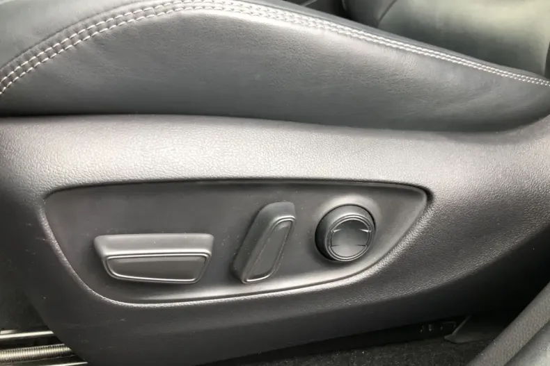 Toyota RAV4 din 2022 cu 65.600 km - oferta TOY176767 - foto 10