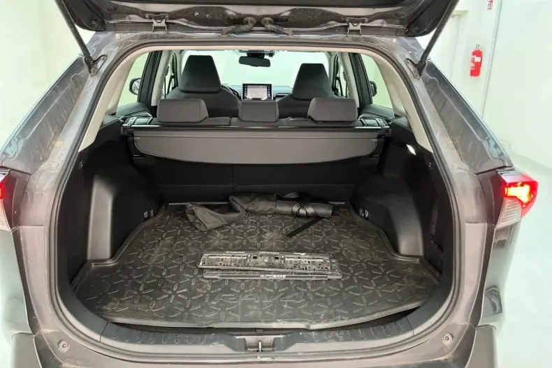 Toyota RAV4 din 2022 cu 85.182 km - oferta TOY176805 - foto 10