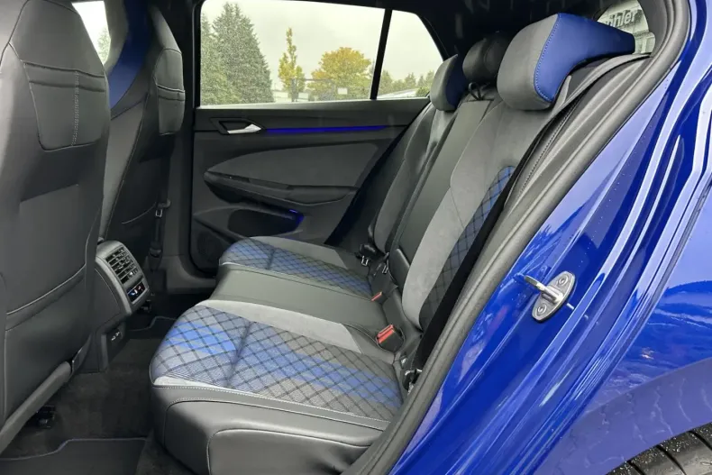 Volkswagen Golf din 2023 cu 21.393 km - oferta VOL176824 - foto 9