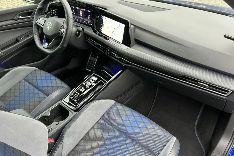 Volkswagen Golf din 2023 cu 21.393 km - oferta VOL176824 - foto 11