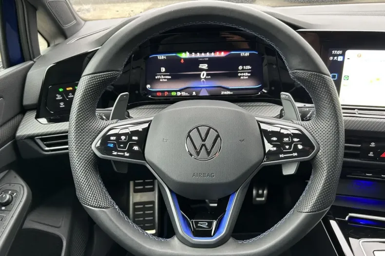 Volkswagen Golf din 2023 cu 21.393 km - oferta VOL176824 - foto 24