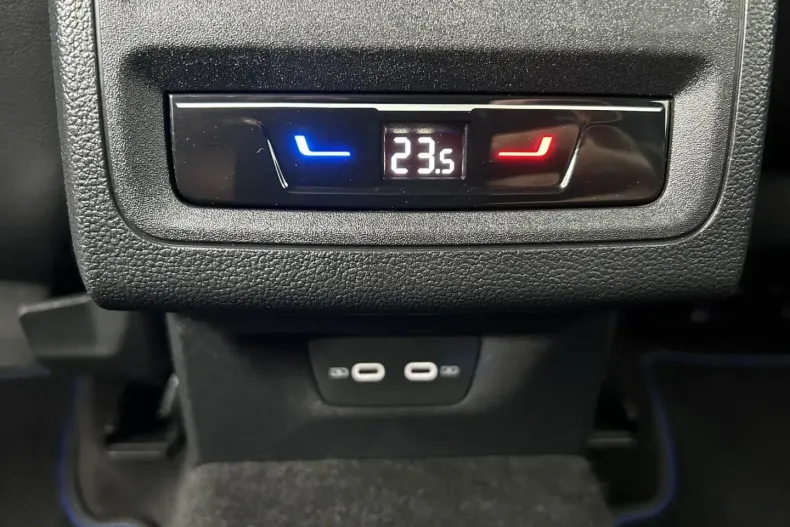 Volkswagen Golf din 2023 cu 21.393 km - oferta VOL176824 - foto 25