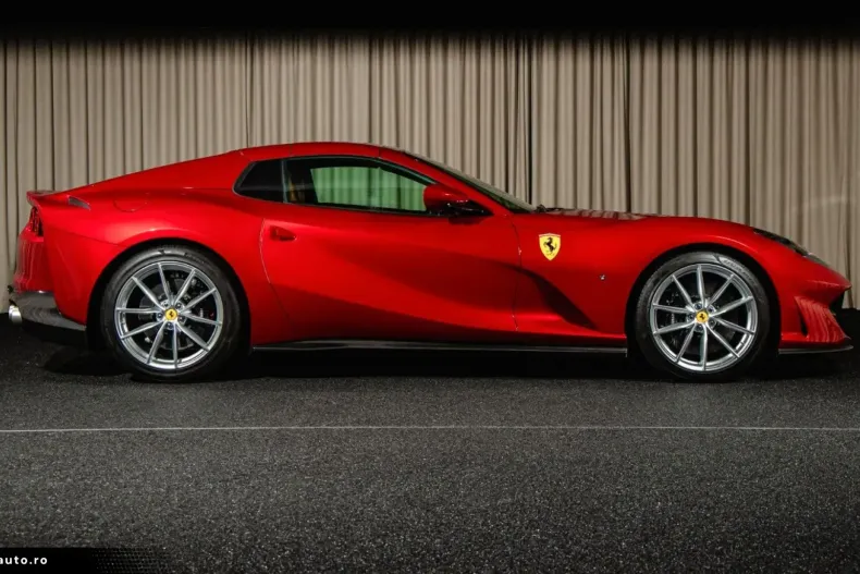 Ferrari 812 din 2023 cu 9.597 km - oferta FER176832 - foto 4