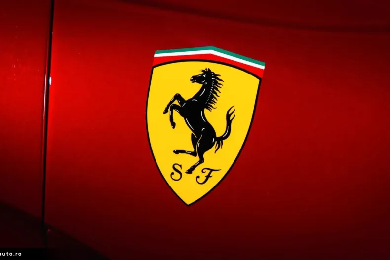 Ferrari 812 din 2023 cu 9.597 km - oferta FER176832 - foto 10