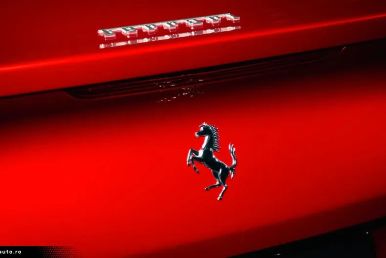 Ferrari 812 din 2023 cu 9.597 km - oferta FER176832 - foto 11