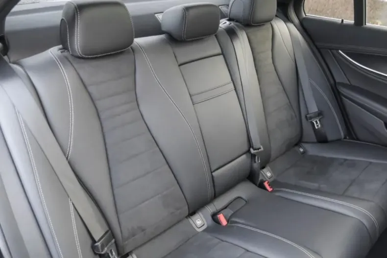 Mercedes-Benz E 300 din 2023 cu 95.072 km - oferta MER176839 - foto 5