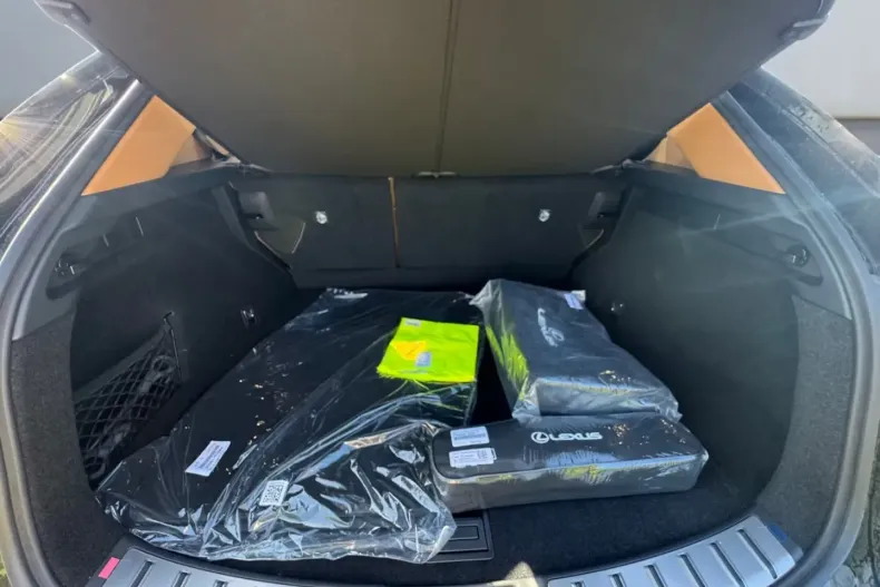 Lexus NX 350h din 2024 cu 3.500 km - oferta LEX176840 - foto 7