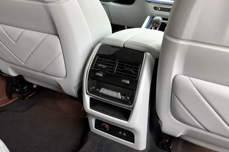 BMW XM din 2024 cu 15.744 km - oferta BMW176853 - foto 18