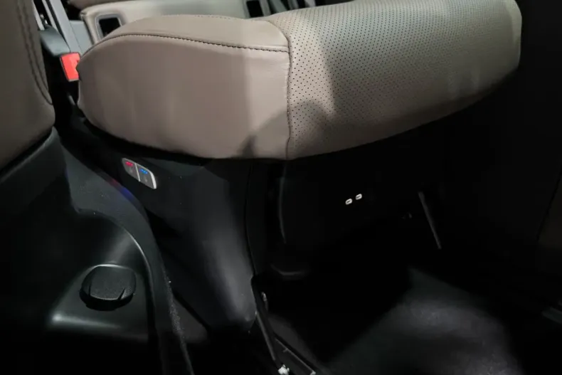 Mercedes-Benz V 300 din 2025 cu 24.500 km - oferta MER176859 - foto 27