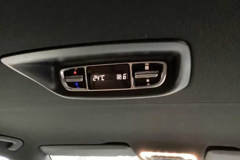 Mercedes-Benz V 300 din 2025 cu 4.240 km - oferta MER176860 - foto 16