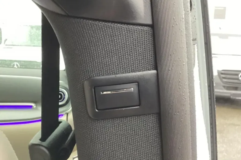 Mercedes-Benz V 300 din 2025 cu 4.240 km - oferta MER176860 - foto 17