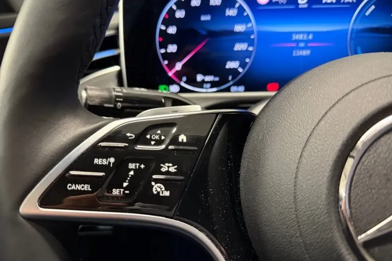 Mercedes-Benz E 300 din 2025 cu 13.484 km - oferta MER176886 - foto 15