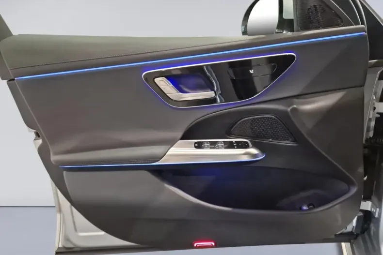 Mercedes-Benz E 220 din 2025 cu 24.933 km - oferta MER176889 - foto 12