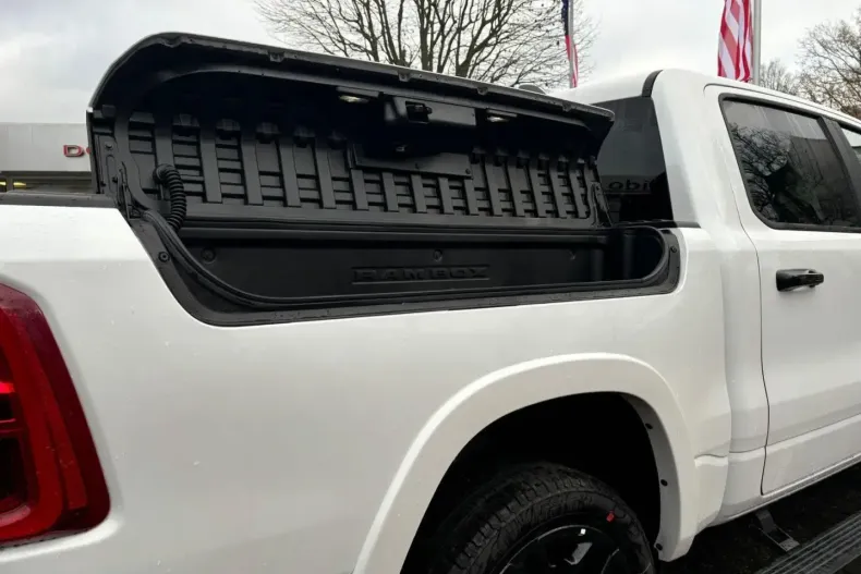 Dodge RAM din 2025 cu 4.650 km - oferta DOD176891 - foto 9