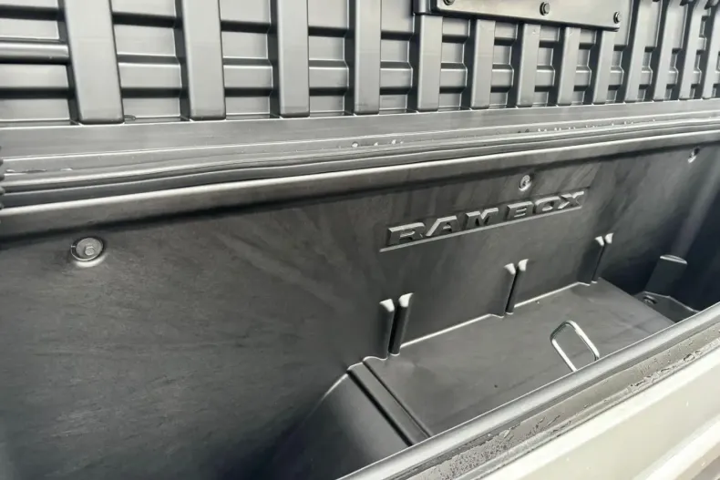 Dodge RAM din 2025 cu 4.650 km - oferta DOD176891 - foto 10