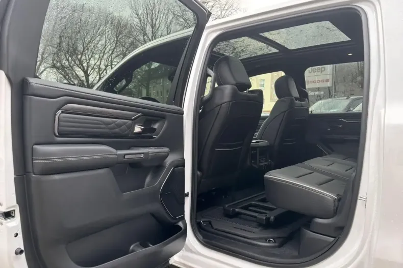 Dodge RAM din 2025 cu 4.650 km - oferta DOD176891 - foto 31