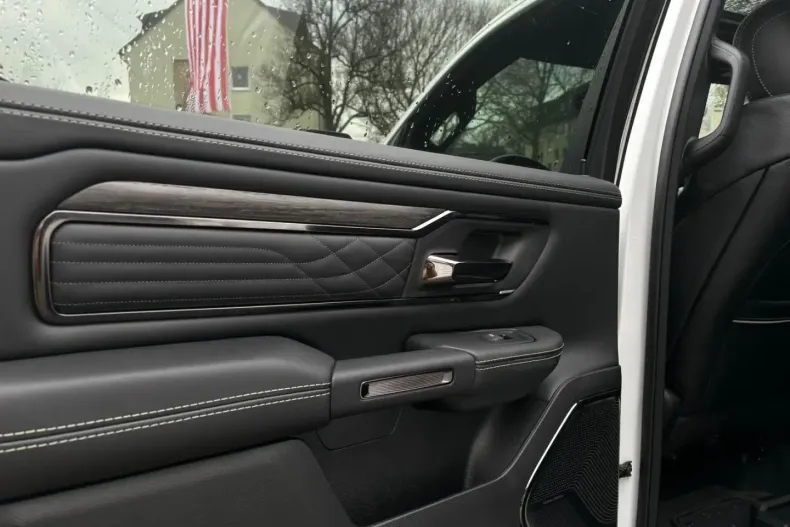 Dodge RAM din 2025 cu 4.650 km - oferta DOD176891 - foto 32