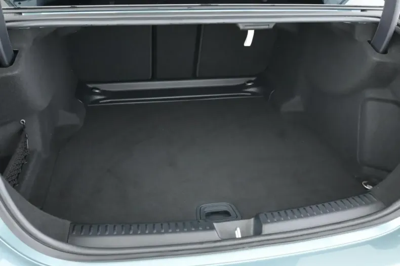 Mercedes-Benz E 220 din 2025 cu 10.702 km - oferta MER176902 - foto 22