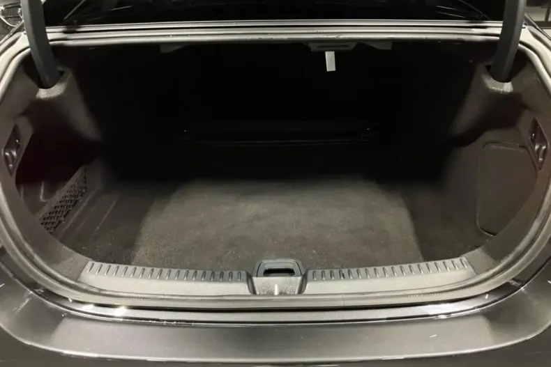 Mercedes-Benz E 220 din 2025 cu 11.175 km - oferta MER176903 - foto 10