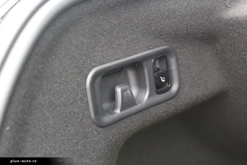 Mercedes-Benz E 200 din 2025 cu 15.221 km - oferta MER176906 - foto 14