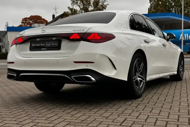 Mercedes-Benz E 200 din 2025 cu 5.128 km - oferta MER176910 - foto 3